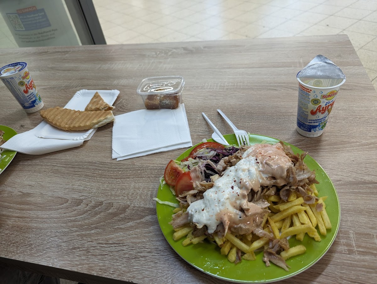 Cans Döner Und Feinkost Überlingen-10